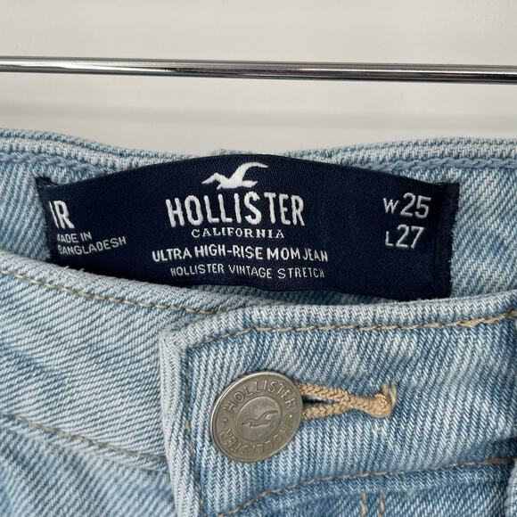 Hollister Ultra High Rise Mom Jeans Light Wash Size 25 Distressed Denim - Picture 2 of 8